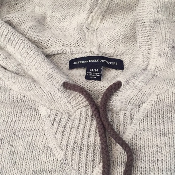 American Eagle Hooded Sweater - Picture 3 of 5